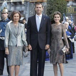 Los Príncipes Felipe y Letizia y la Reina Sofía en los Premios Príncipe de Asturias 2011