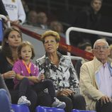 Emilio Sánchez, Marisa Vicario y Simona Brozetti en el partido homenaje a Andrés Gimeno