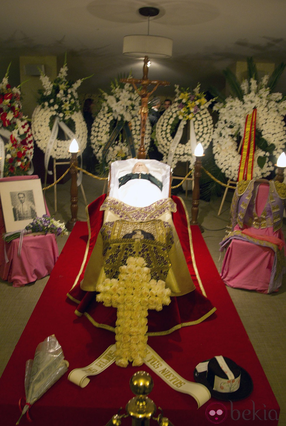 El cuerpo sin vida de Antoñete en la capilla ardiente en Las Ventas