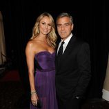 Stacy Keibler y George Clooney en los Hollywood Awards 2011