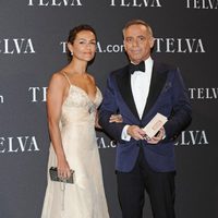 El arquitecto Joaquín Torres junto a su mujer en los Premios T de Moda de Telva 2011