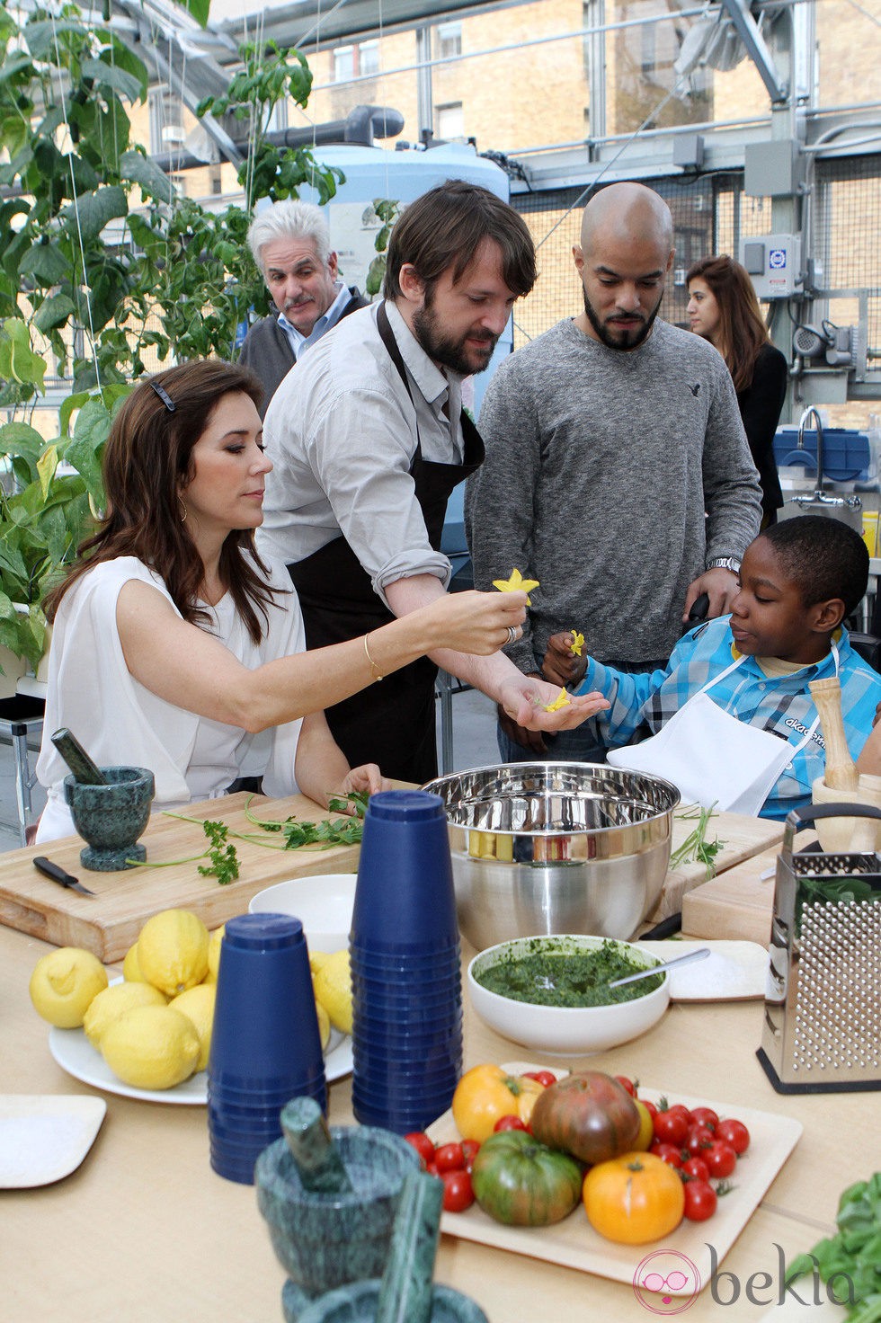 La Princesa Mary de Dinamarca cocina sano en un colegio de Nueva York
