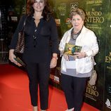 Teresa Bueyes y Paloma Gómez Borrego en el estreno de 'El mundo entero'