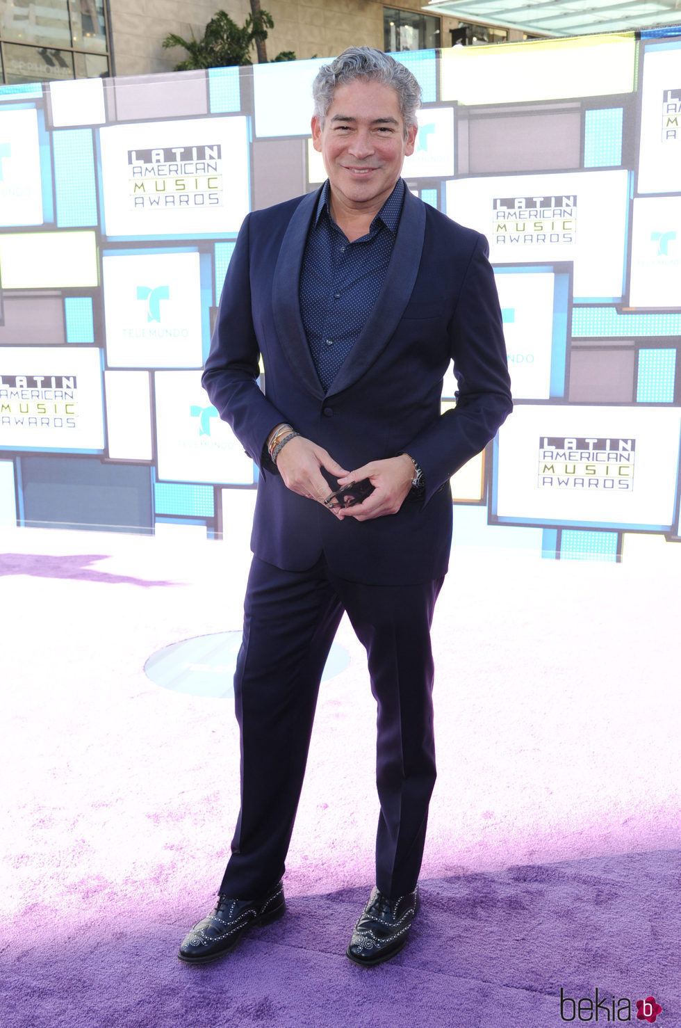 Boris Izaguirre en la alfombra roja de los Latin American Music Awards 2016