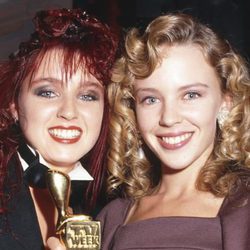 Dannii y Kylie Minogue en sus inicios