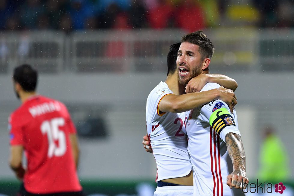 Sergio Ramos lamentándose en el Albania-España