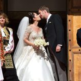 Leka de Albania y Elia Zaharia se besan en su boda