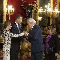 Luis del Olmo saluda a los Reyes Felipe y Letizia en la recepción del Día de la Hispanidad 2016