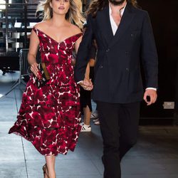 Dianna Agron y Winston Marshall en la New York Fashion Week