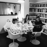 Natalia Ferviú y Marta Torné compartiendo mesa