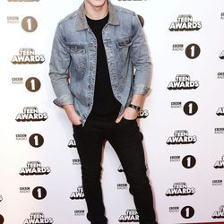 Shawn Mendes en la alfombra roja de los BBC Radio 1's Teen Awards 2016