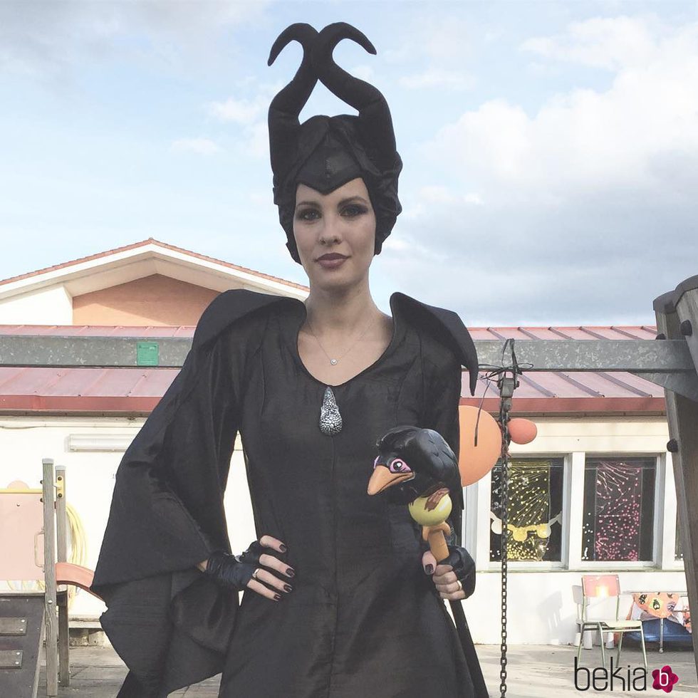 Jessica Bueno disfrazada de Maléfica en una fiesta de Halloween 2016