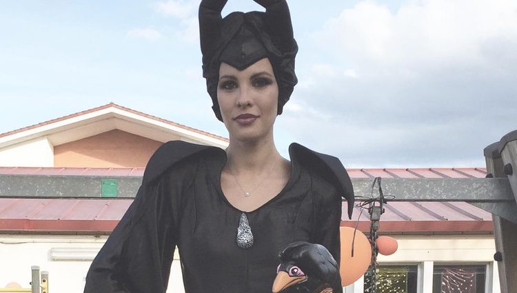 Jessica Bueno disfrazada de Maléfica en una fiesta de Halloween 2016