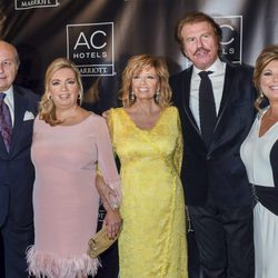 María Teresa Campos, Bigote Arrocet, Carmen Borrego, José Carlos Bernal y Terelu Campos en el aniversario de un hotel en Málaga