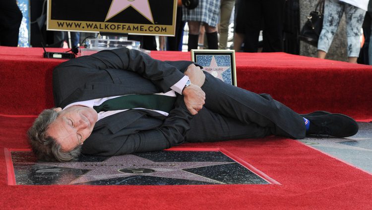 Hugh Laurie ya tiene su estrella en el Paseo de la Fama
