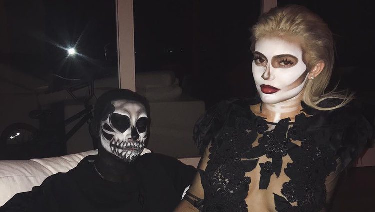 Kylie Jenner escoge un trabajado disfraz de esqueleto para celebrar Halloween 2016