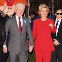 Katy Perry y un amigo disfrazados de Hillary Clinton y Bill Clinton en Halloween 2016