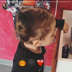 Gala, hija de Melissa Jiménez y Marc Bartra, disfrazada por Halloween 2016