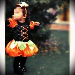 Shaila Garay Gorro disfrazada de calabaza para Halloween 2016