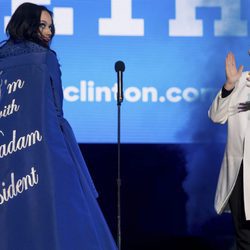 Katy Perry apoyando a Hillary Clinton en la campaña electoral