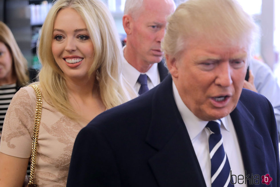 Tiffany y Donald Trump juntos en un evento