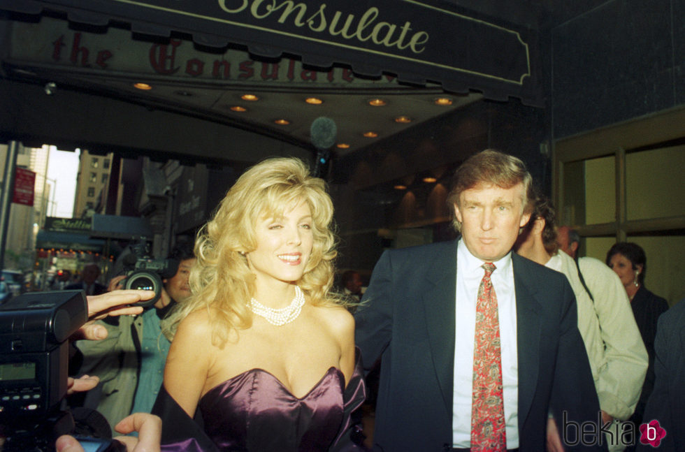 Marla Maples y Donald Trump en los años noventa