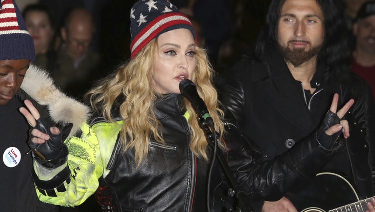 Madonna apoyando el cierre de la campaña de Hillary Clinton