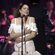 Isabel Pantoja, emocionada en su regreso con un concierto de presentación de 'Hasta que se apague el sol'