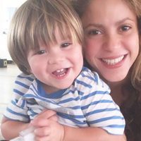 Shakira y su hijo Sasha muy sonrientes