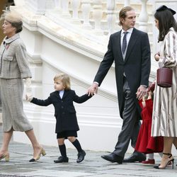 Carolina de Mónaco, Andrea Casiraghi y Tatiana Santo Domingo con sus hijos Sasha e India en el Día Nacional de Mónaco 2016