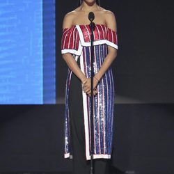 Zoe Saldana en la gala de los American Music Awards 2016