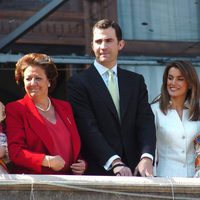 Rita Barberá con los Reyes Felipe y Letizia y Francisco Camps