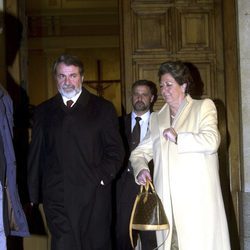 Jaime Mayor Oreja y Rita Barberá en el funeral de Manuel Aznar