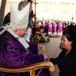 Rita Barberá con el Papa Juan Pablo II en El Vaticano