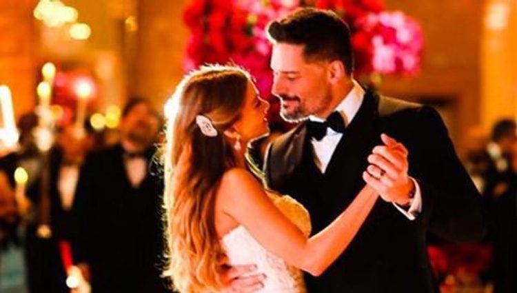 Sofia Vergara y Joe Manganiello bailando en su banquete de bodas