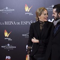 Carola Baleztena y Emiliano Suárez en la premiere de 'La Reina de España' en Madrid