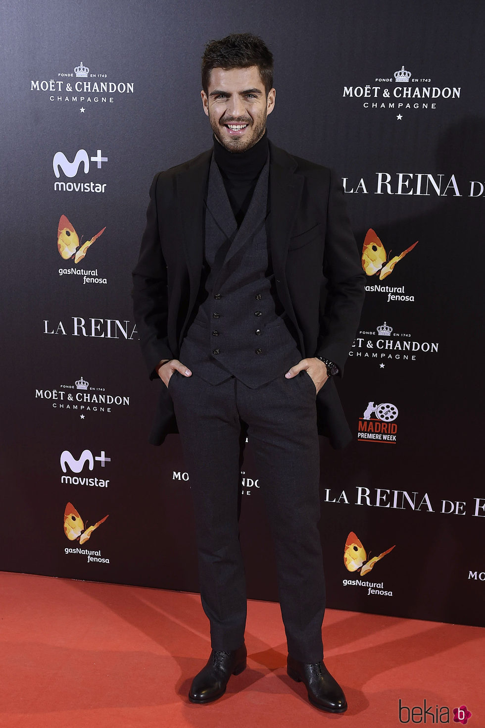 Maxi Iglesias en la premiere de 'La Reina de España' en Madrid