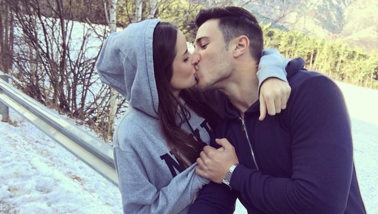 Carolina Vico ('GH 16') besa apasionadamente a su novio Joaquín