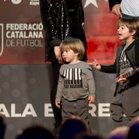 Milan y Sasha Piqué en la gala del Mejor Jugador Catalán