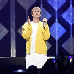Justin Bieber actuando en Jingle Ball 2016