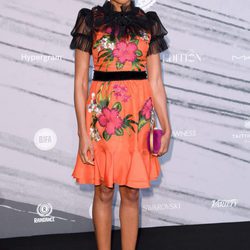 Naomie Harris posando en los Premios del Cine Independiente Británico 2016