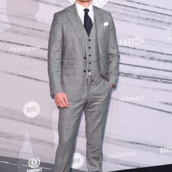 Michael Fassbender posando en los Premios del Cine Independiente Británico 2016
