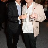 El cantante Paul McCartney junto a su hijo James en un evento