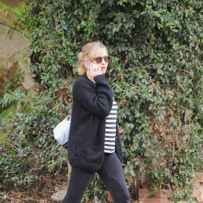 Amanda Seyfried, embarazada de paseo por Los Angeles
