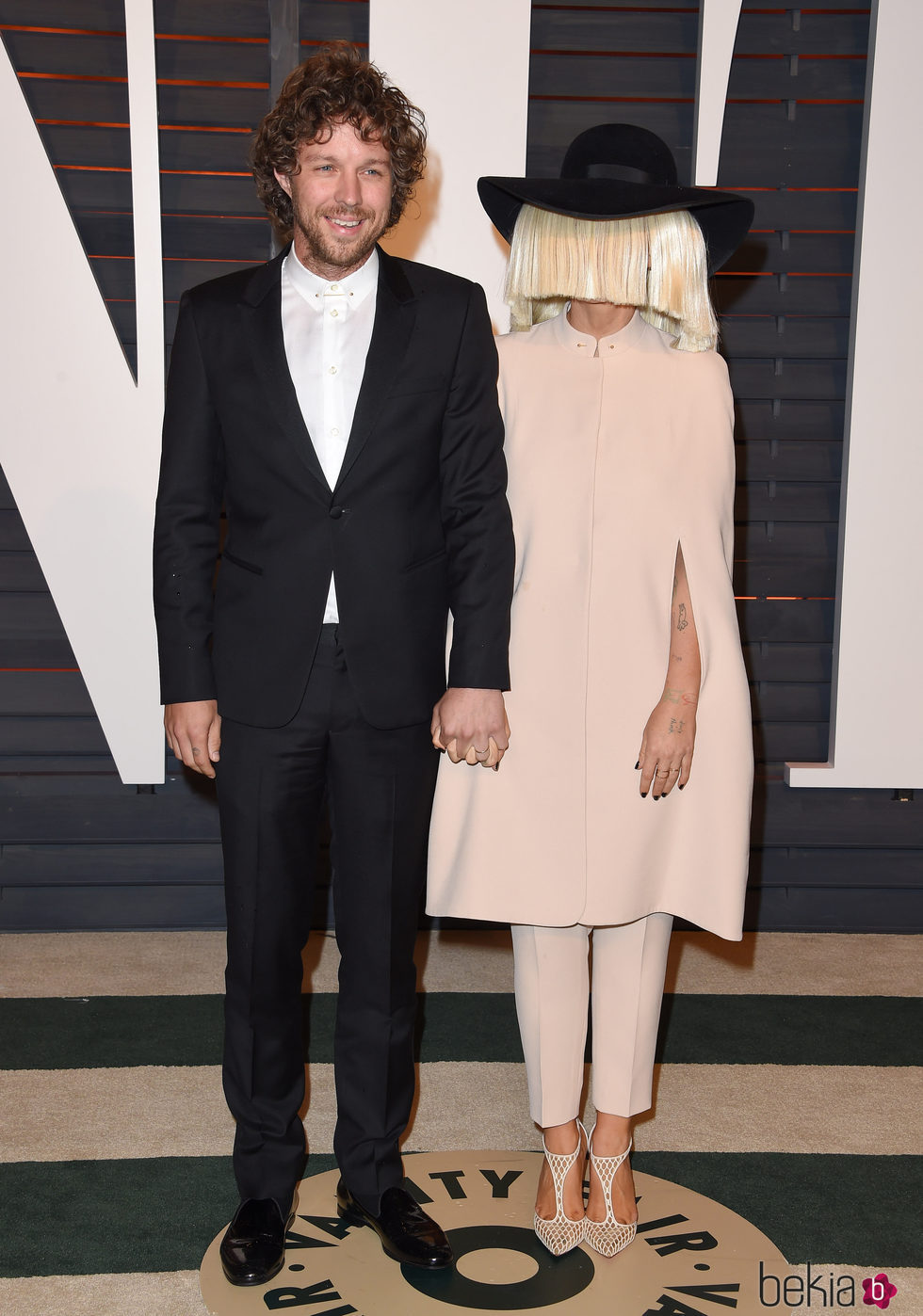 Sia y Erik Anders Lang en la fiesta Vanity Fair tras los Oscar 2015