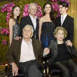 Kirk Douglas celebra su 100 cumpleaños junto a su familia