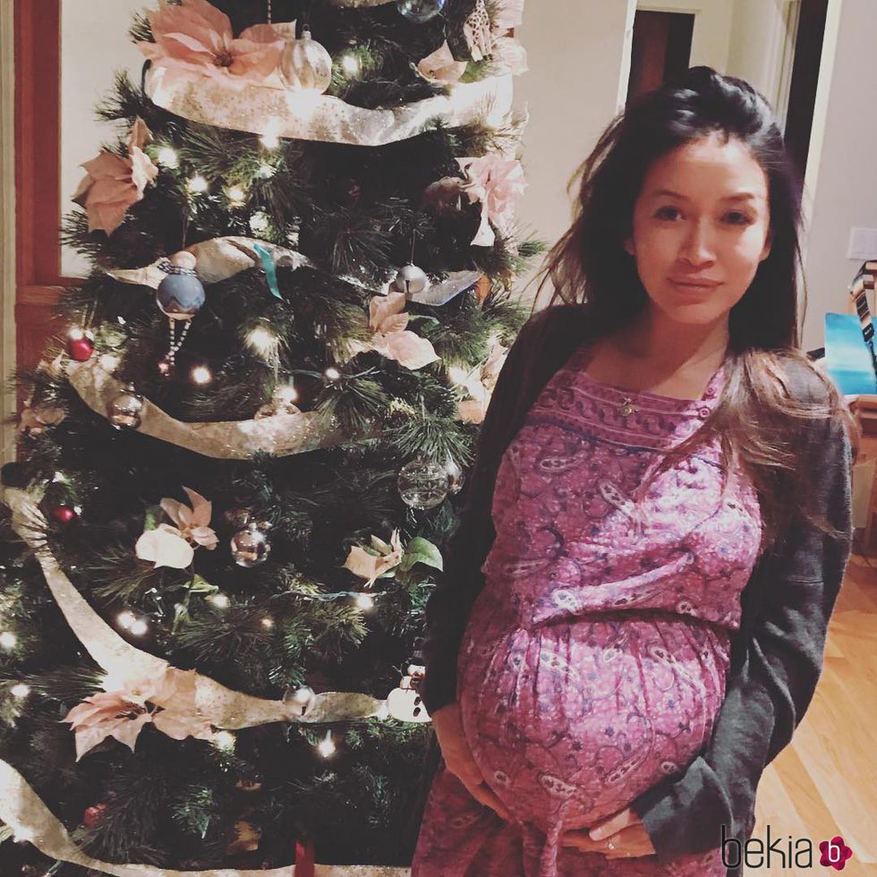 Mara Lane presume de embarazo en las redes sociales