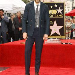 Ryan Reynolds junto a su estrella del Paseo de la Fama de Hollywood