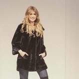 Mireia Lalaguna desfilando con un look del diseñador Tony Fernández
