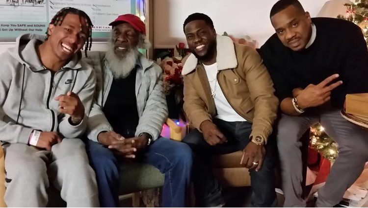 Kevin Hart, Dick Gregory y Duane Martin visitan a Nick Cannon